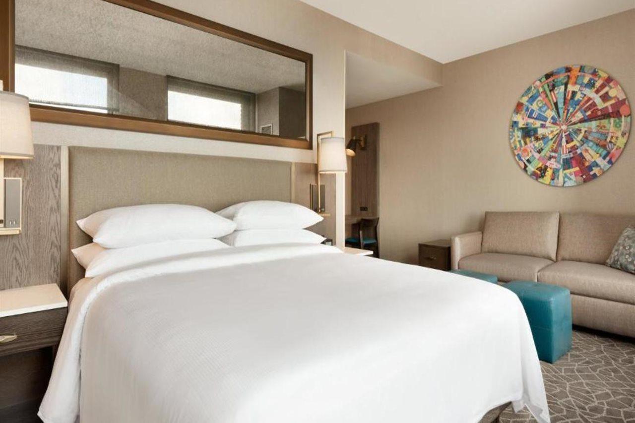 Embassy Suites By Hilton Minneapolis Downtown Hotel Екстер'єр фото