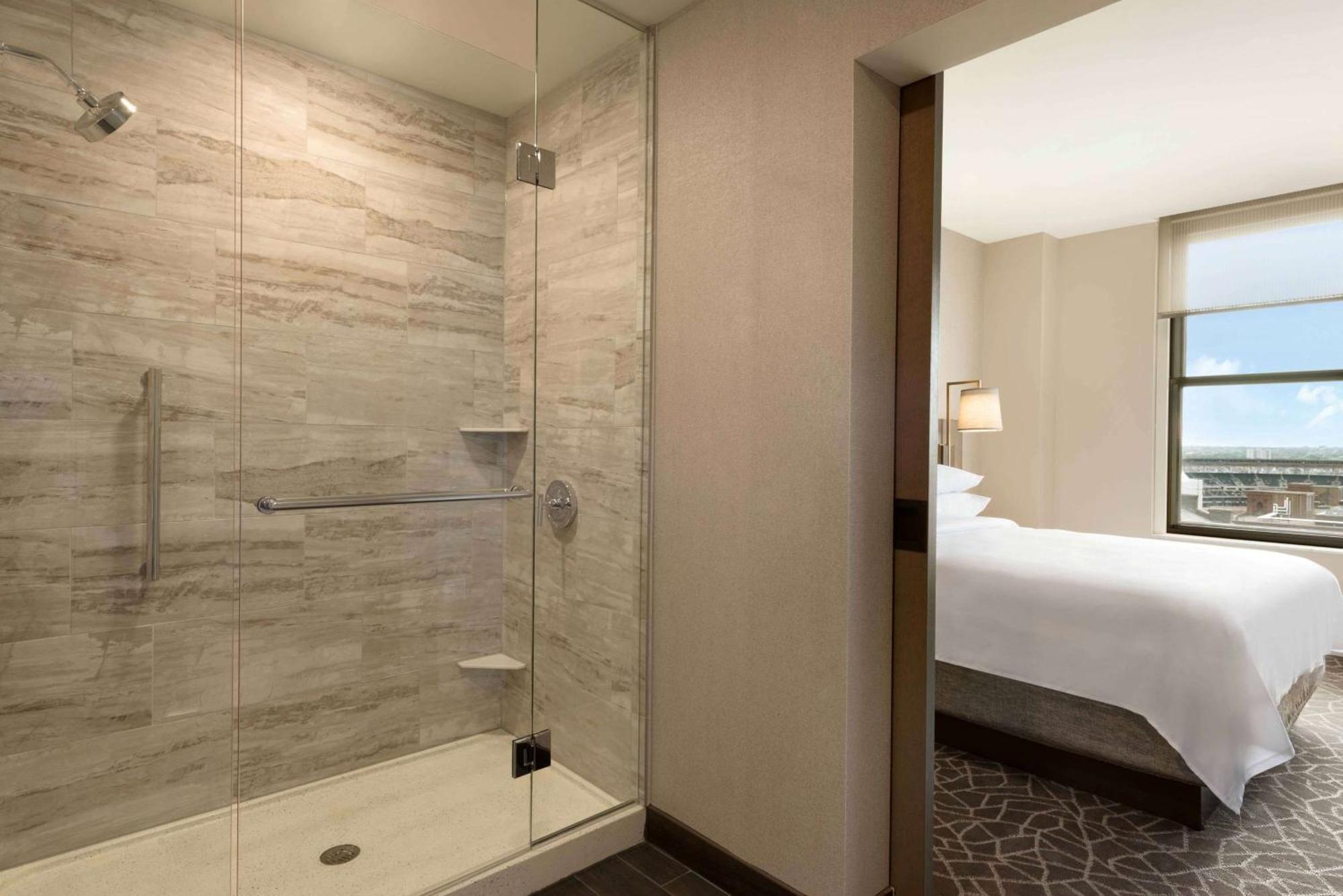 Embassy Suites By Hilton Minneapolis Downtown Hotel Екстер'єр фото
