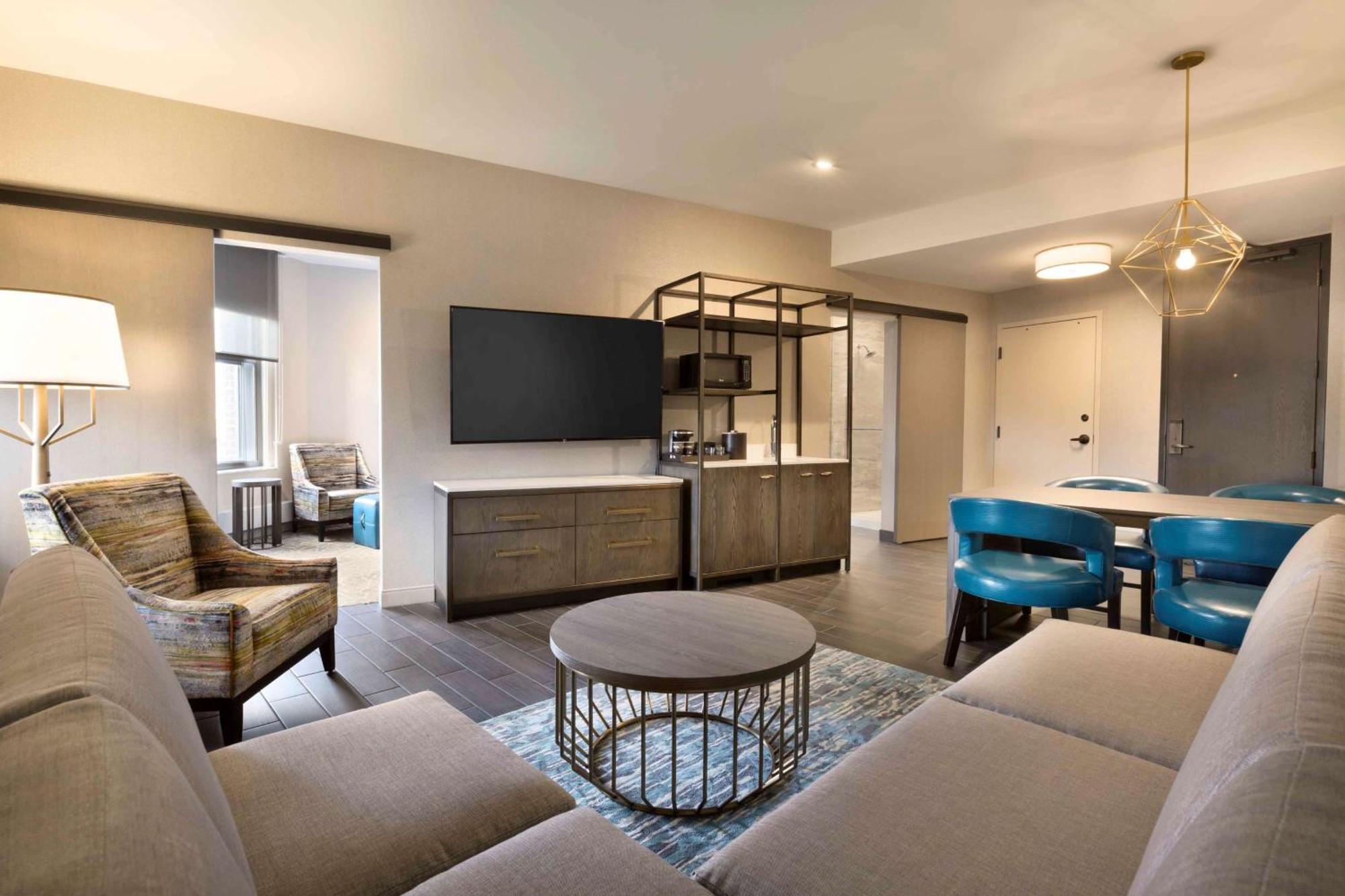 Embassy Suites By Hilton Minneapolis Downtown Hotel Екстер'єр фото