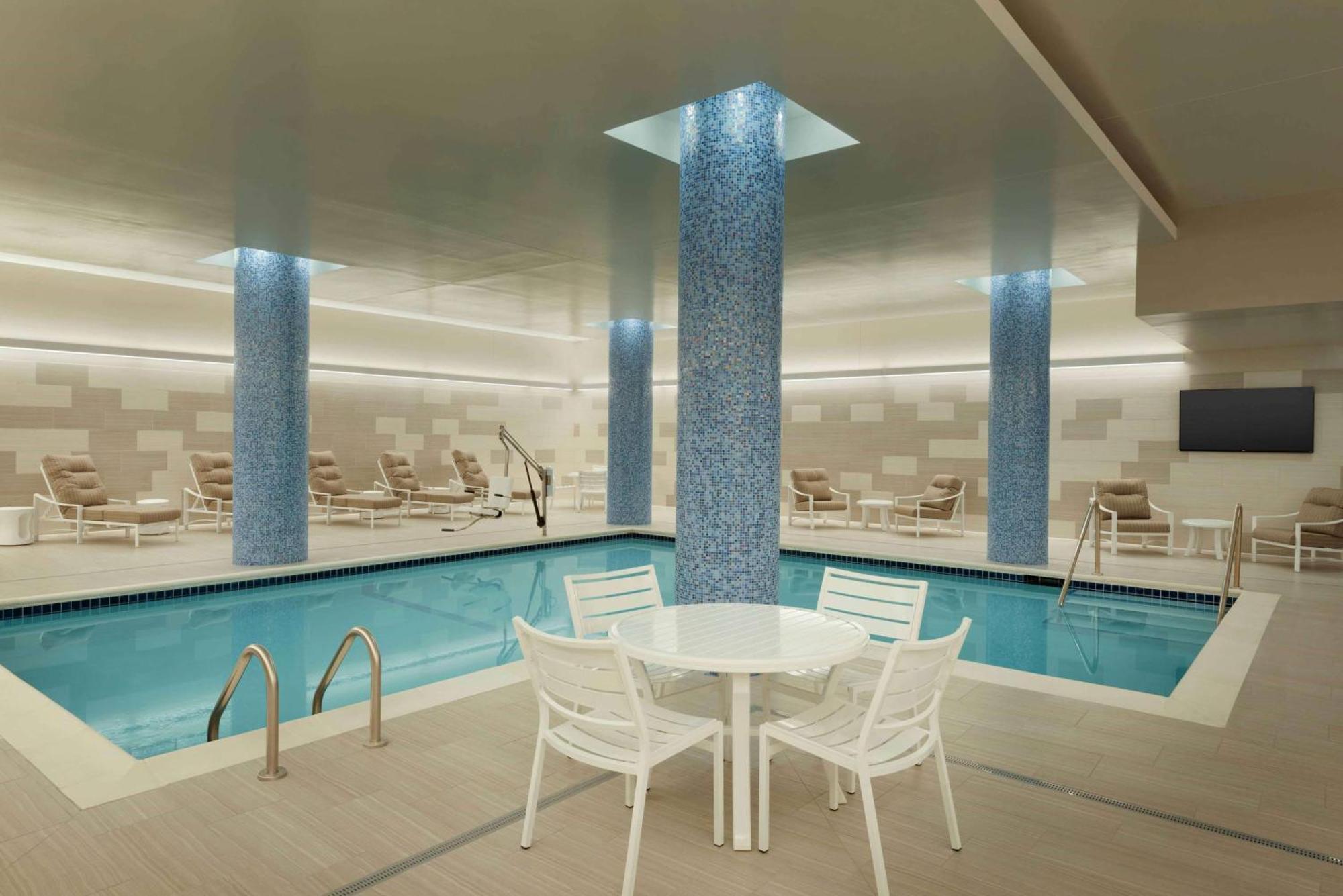 Embassy Suites By Hilton Minneapolis Downtown Hotel Екстер'єр фото