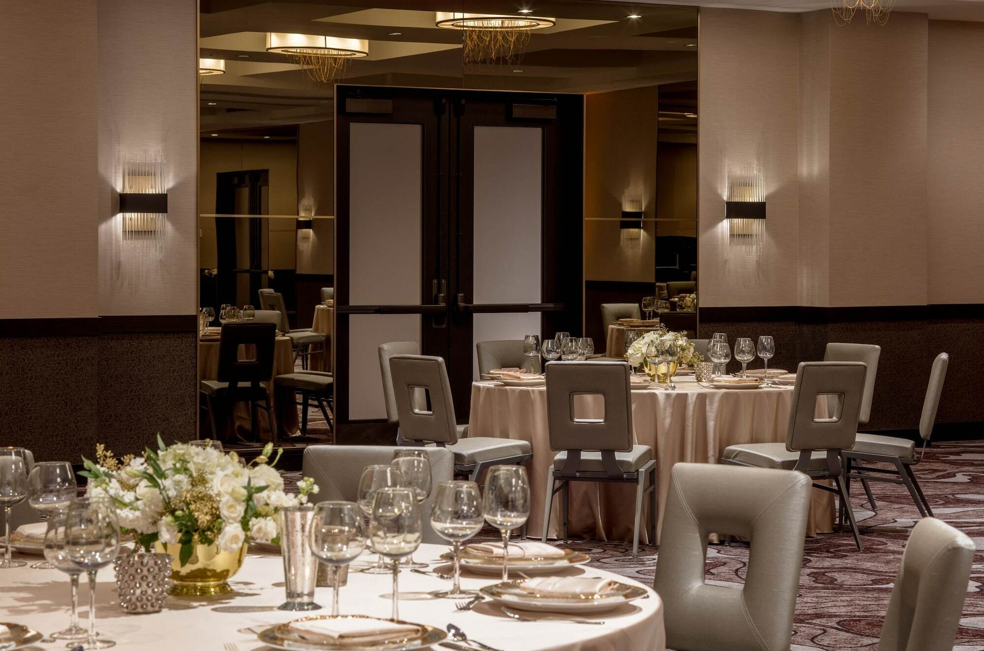 Embassy Suites By Hilton Minneapolis Downtown Hotel Екстер'єр фото
