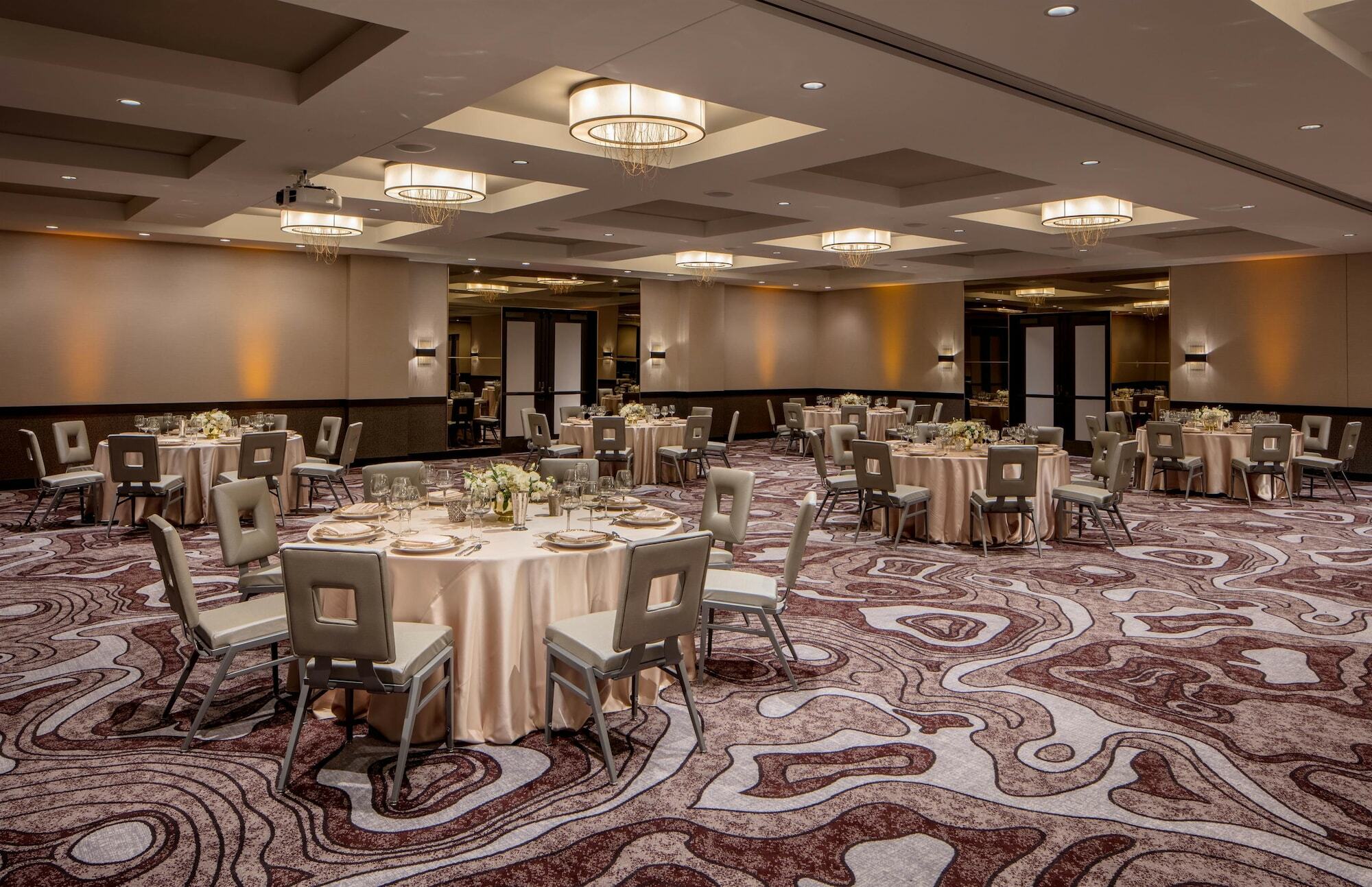 Embassy Suites By Hilton Minneapolis Downtown Hotel Екстер'єр фото